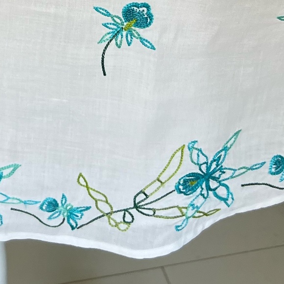 Anne Carson White Skirt with Teal Floral Embroidery - Picture 9 of 10